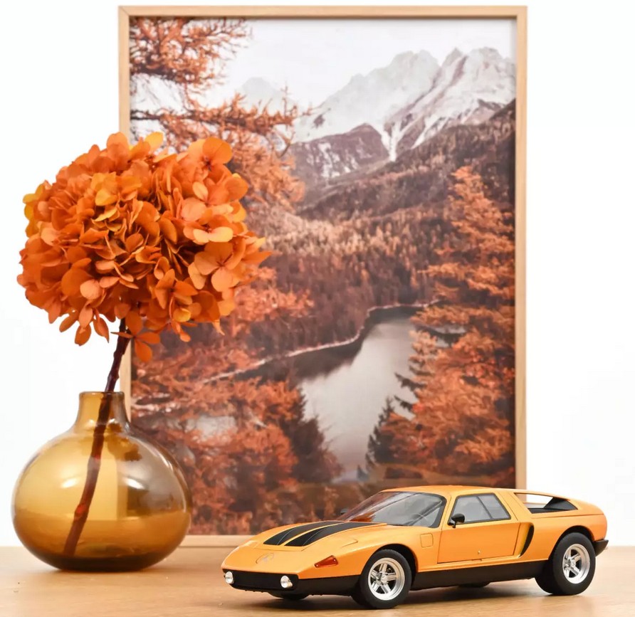 Norev 183050 Mercedes-Benz C111 / II 1970 White Autumn metallic 1:18