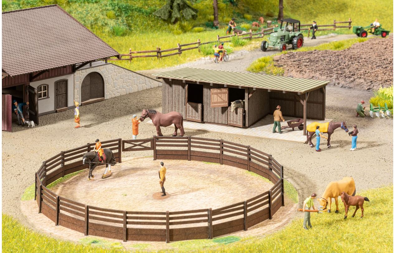 Noch 66717 micro-motion Reitplatz mit Pferde-Boxen - Spur H0 - Neu
