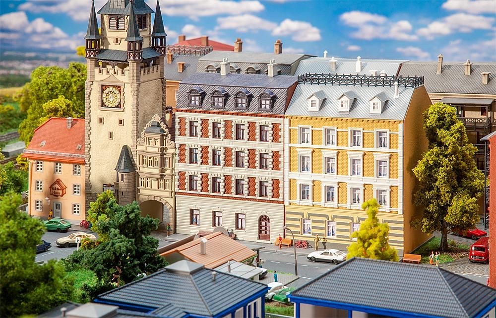 Faller 232388 2 sanierte Stadthäuser 1:160 Spur N Neu OVP