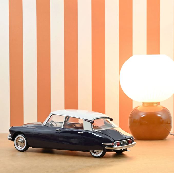 Norev 121579 Citroën DS 19 1955 Violet und Beige 1:12 Standmodell