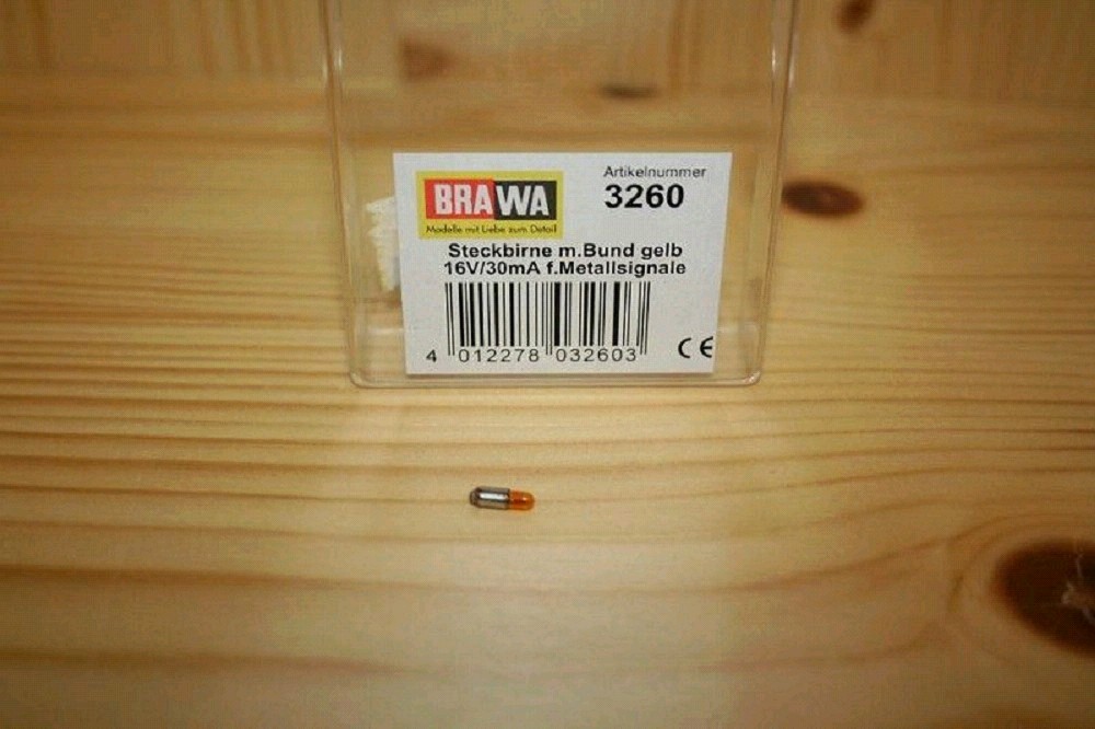 Brawa 3260 Steckbirne mit Bund gelb
