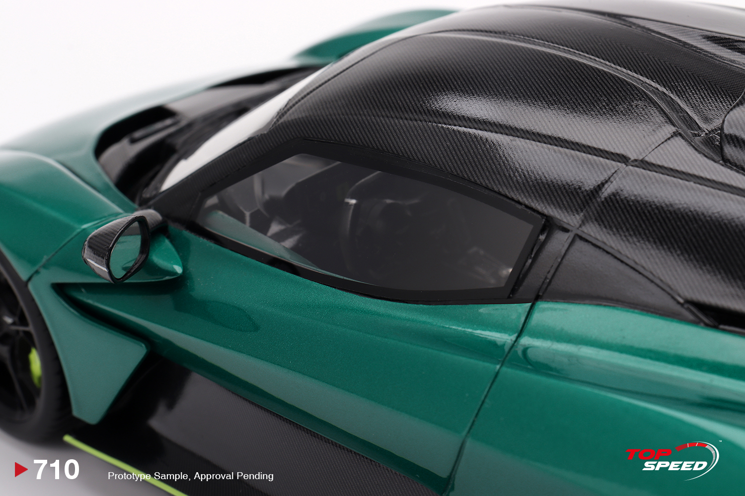 Top Speed 710 1:18 ASTON MARTIN VALHALLA PODIUM GREEN 2025