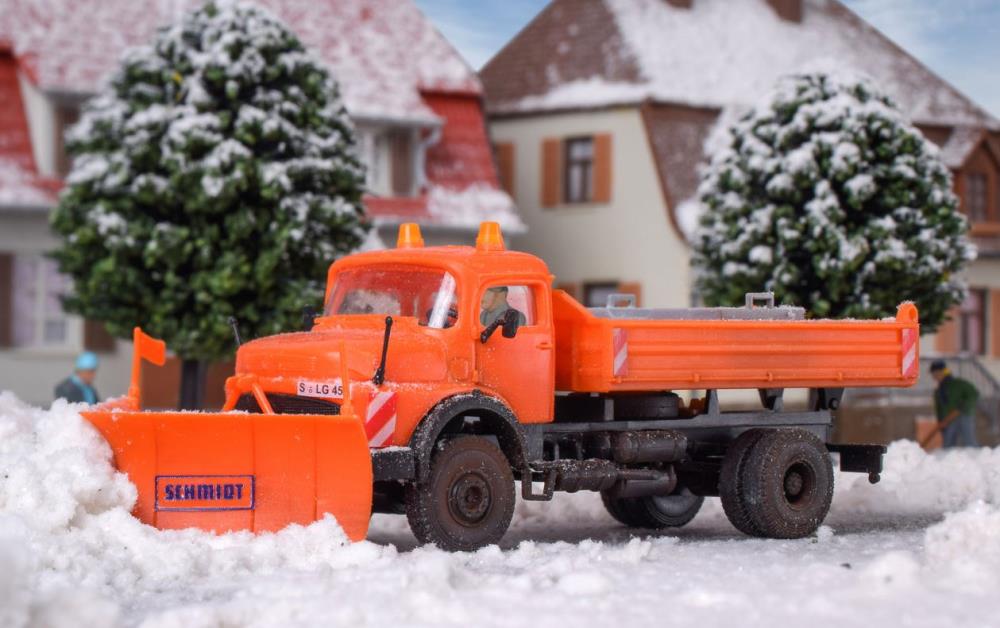 Kibri 15001 H0 MB Rundhauber mit SCHMIDT Spitzpflug