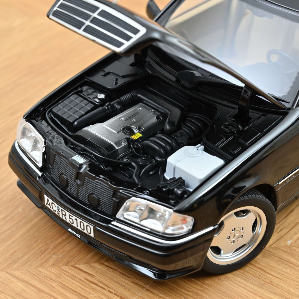 Norev 183381 Mercedes-Benz C36 AMG 1993 Obsidianschwarz metallic 1:18