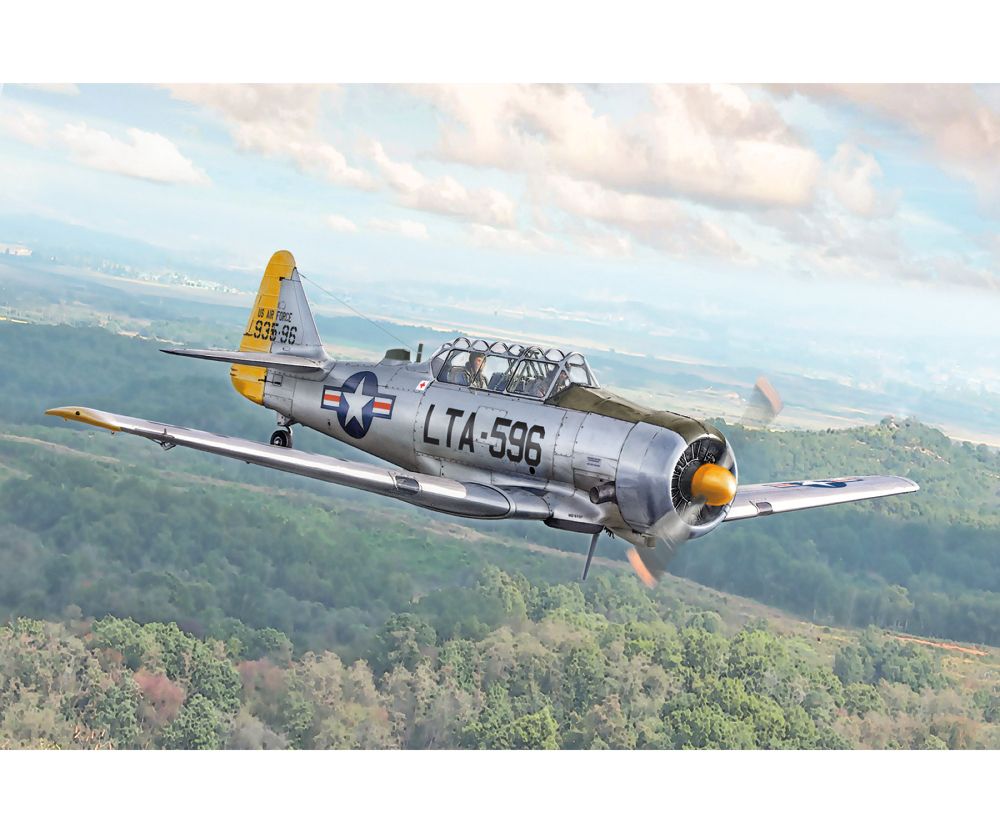 Italeri 92652 1:48 T-6G Texan