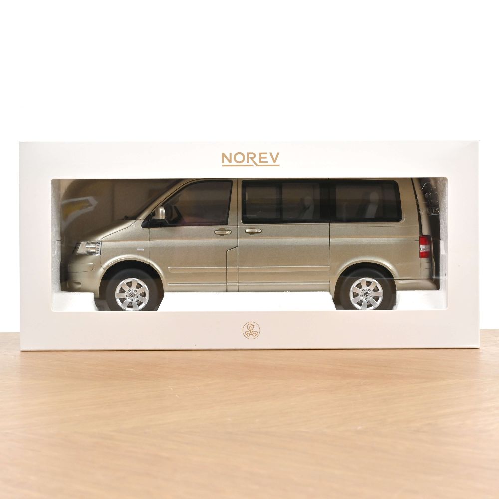 Norev 188602 VW Multivan 2003 Wheat Beige metallic 1:18 NEU OVP