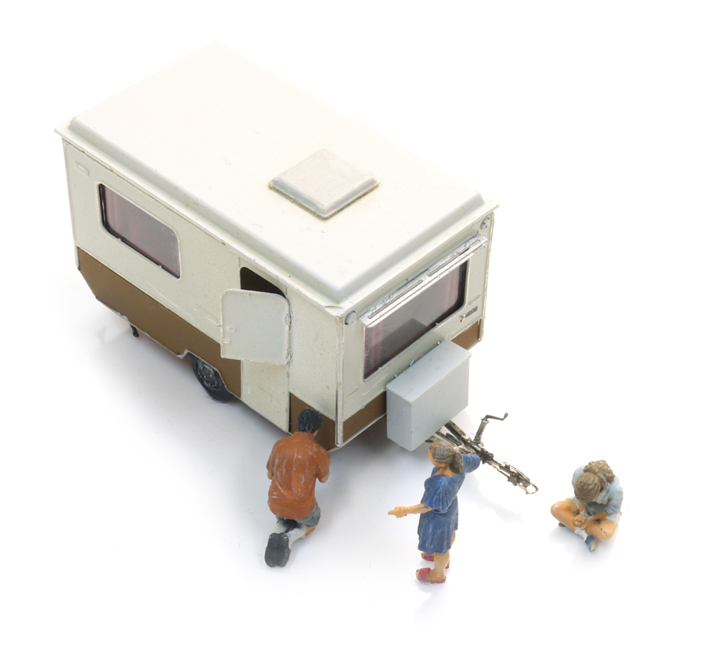 Artitec 312.060 DDR Wohnwagen 'Bastei' auf dem Campingplatz