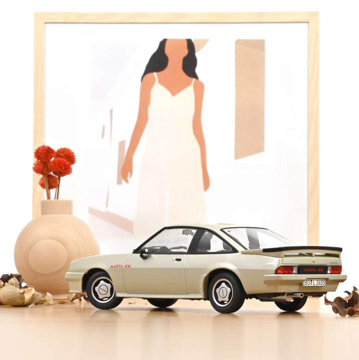Norev 183307 Opel Manta GSi 1987 Platin metallic 1:18 Standmodell