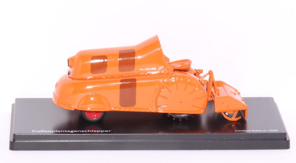 Schuco 450896900 Kaffeeplantagenschlepper orange 1:32 Standmodell Neu OVP