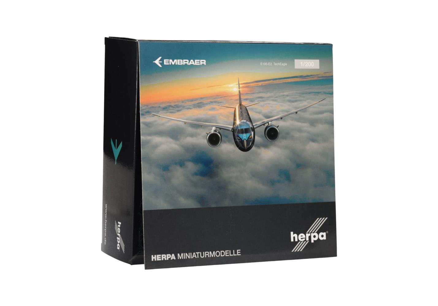 Herpa 572989 Embraer E195-E2 Tech Eagle 1:200 Standmodell Neu