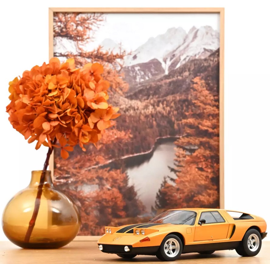 Norev 183050 Mercedes-Benz C111 / II 1970 White Autumn metallic 1:18