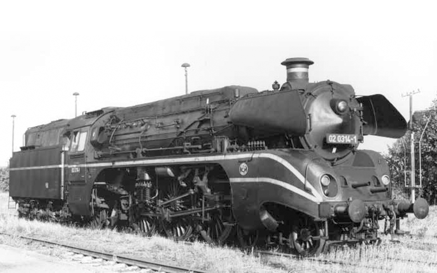 Arnold HN9078HM DR, Dampflokomotive 02 0314-1 mit Ölfeuerung, grün mit Zierl