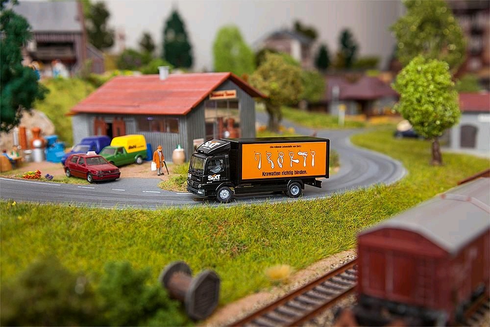 Faller 161561 Car System LKW MB Atego Sixt (HERPA) 1:87 Spur H0