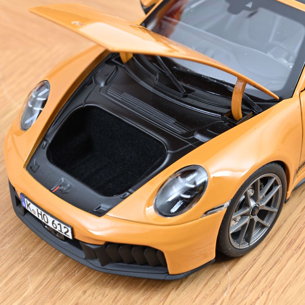 Norev 187190 Porsche 911 Targa 4 GTS 2025 Bahamagelb 1:18 NEU