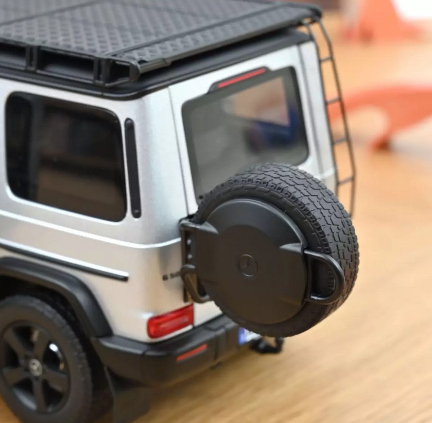 Norev 183030 Mercedes-Benz G-Class 2024 Iridiumsilber 1:18 NEU