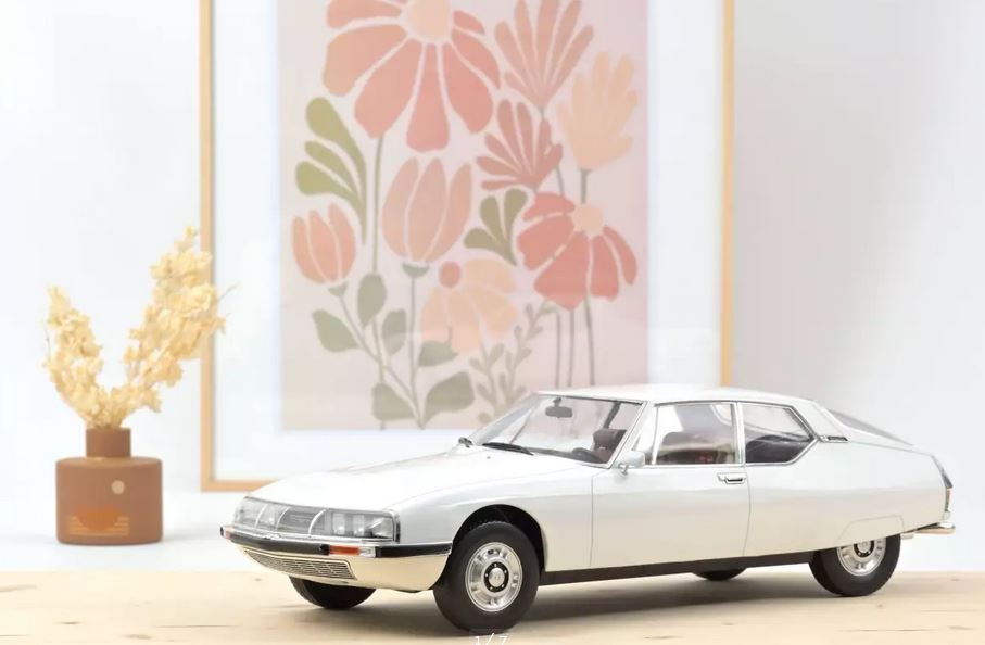 Norev 121701 Citroën SM 1970 Weiß Genf Präsentationsversion 1:12