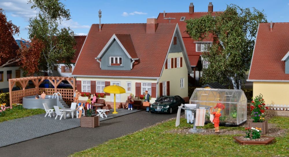 Kibri 38100 H0 Deko-Set Rund ums Haus