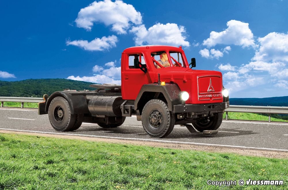 Viessmann 8130 MAGIRUS DEUTZ 2-achs Sattelschlepper Basis Spur H0