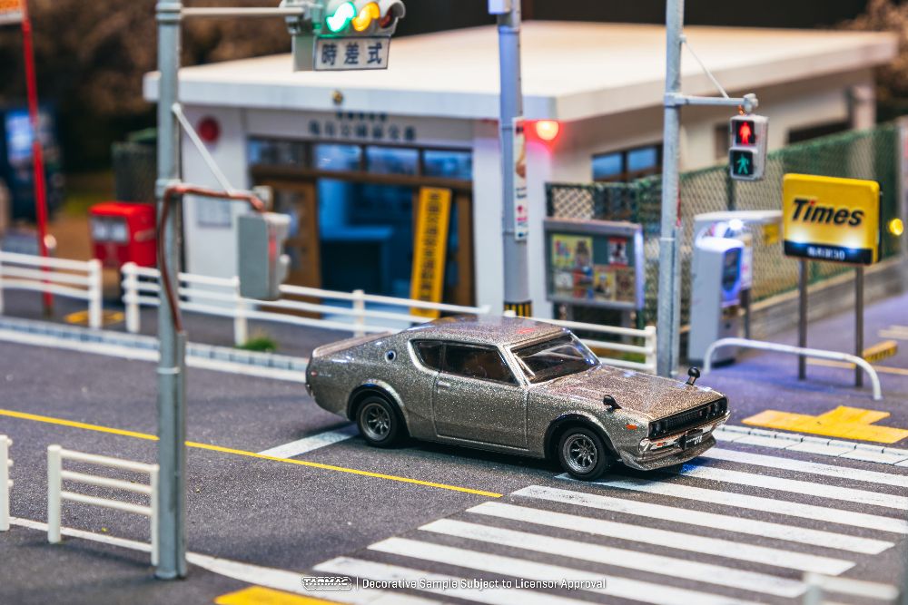 Tarmac Works T64G-087-SL 1:64 NISSAN SKYLINE 2000GT-R (KPGC110) SILVER 1969
