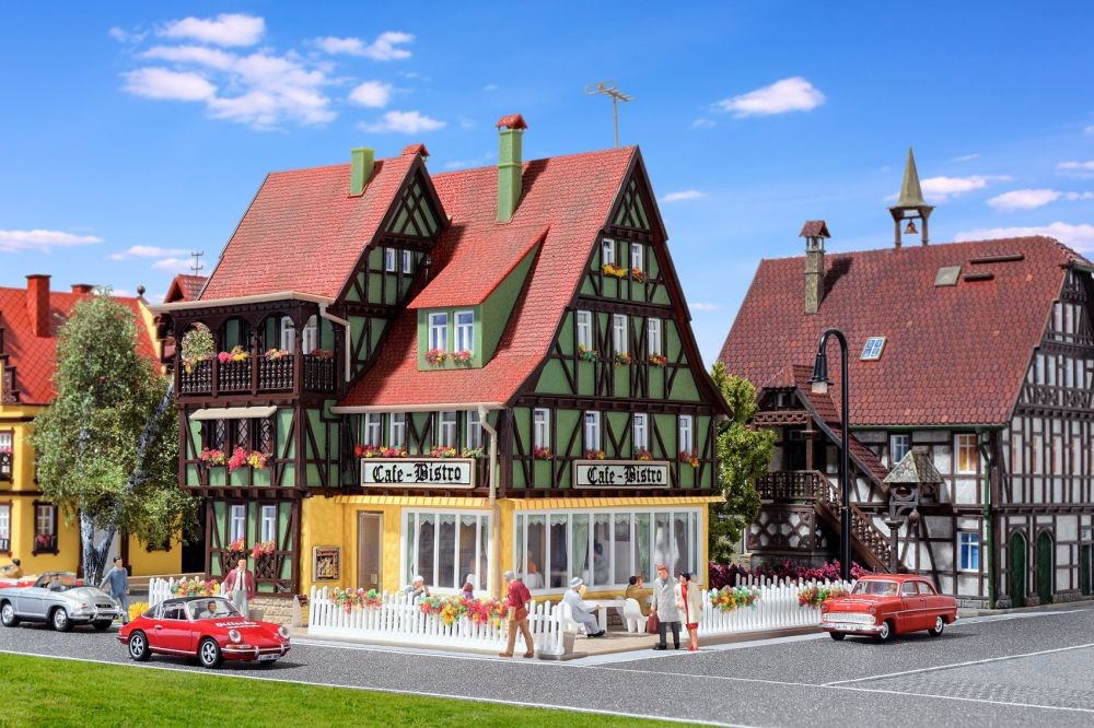 Vollmer 43695 H0 Café-Bistro mit Inneneinrichtung undLED-Beleuchtung, Funk