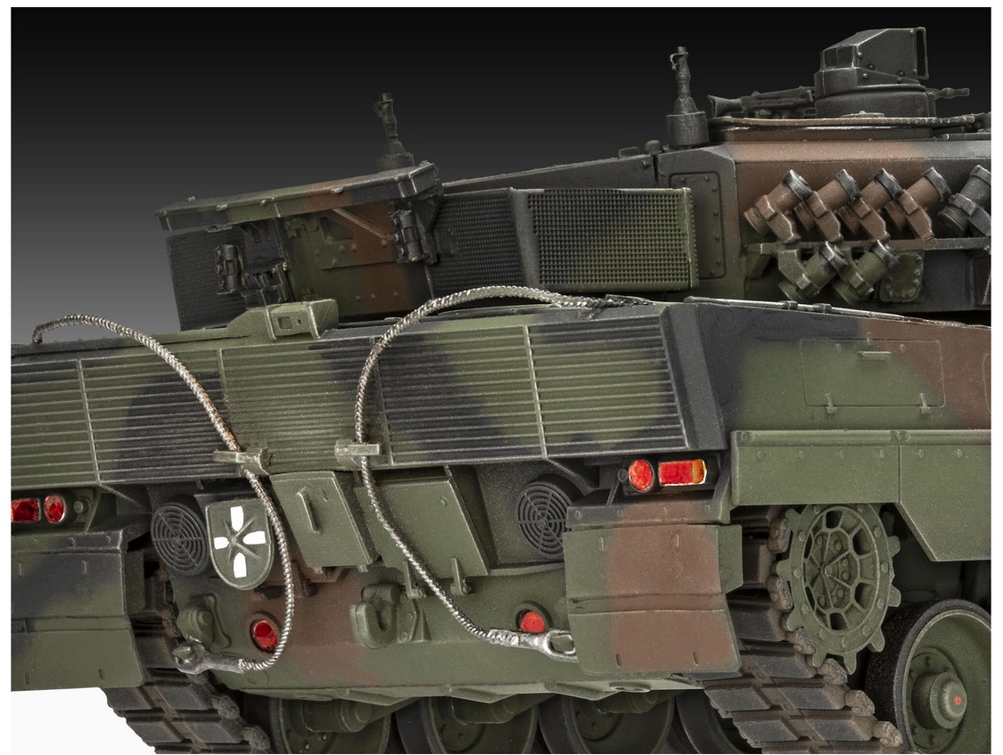 Revell 05631 70 Jahre Bundeswehr: Leopard 2A6MA2 1:35 Bausatz