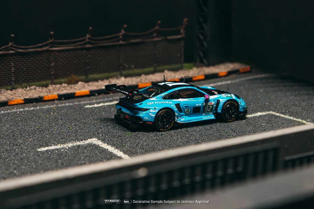 Tarmac Works T64-084-25LM92 1:64 PORSCHE 991 (992) GT3 R #92 RYAN HARDWICK