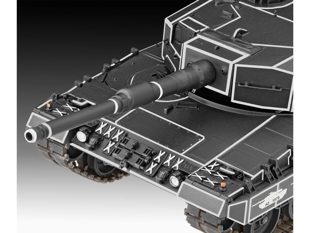Revell 03368 Leopard 2A4 - Special Decoration 40th anniversary 1:35