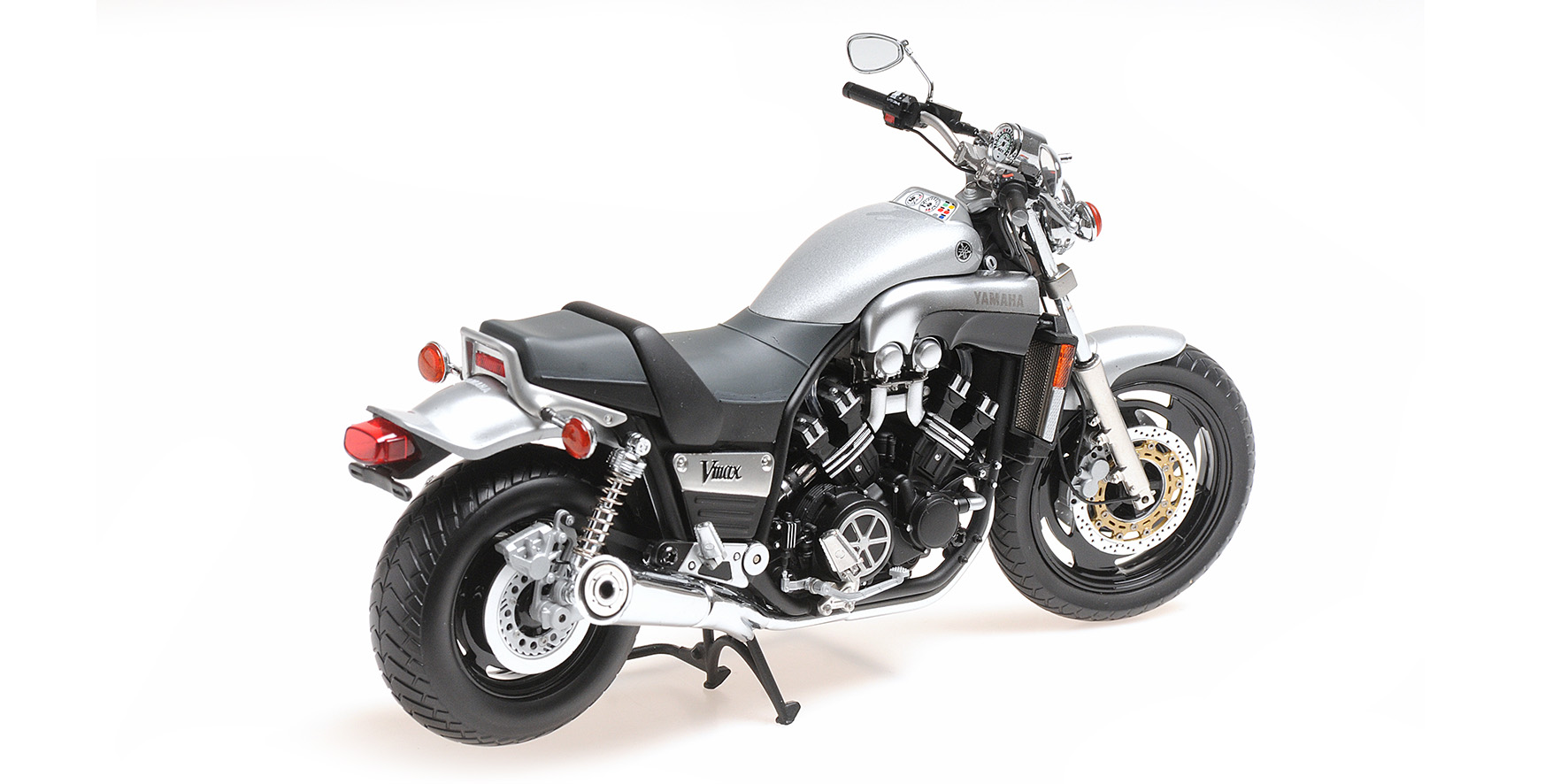 Minichamps 122163702 YAMAHA VMAX 1993 SILVER METALLIC 1:12 Neu OVP