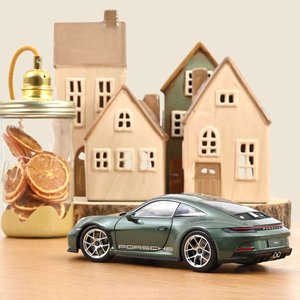 Norev 187472 Porsche 911 S/T 2023 Malachitgrünmetallic 1:18 NEU