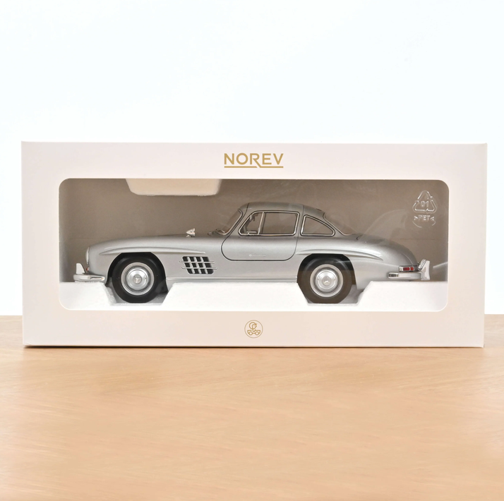 Norev 183857 Mercedes-Benz 300 SL 1954 Silber 1:18 Standmodell
