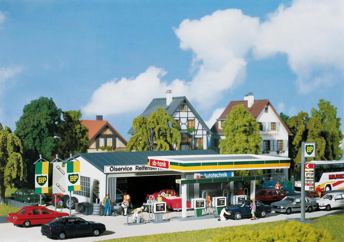 Faller 130345 Tankstelle mit Servicegebäude 1:87 Spur H0 Bausatz
