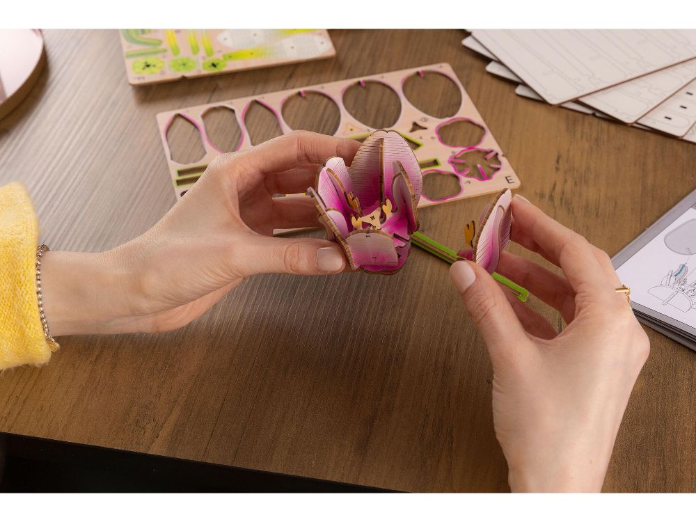 Revell 00632 Flower Garden Holzblumen Bausatz NEU OVP