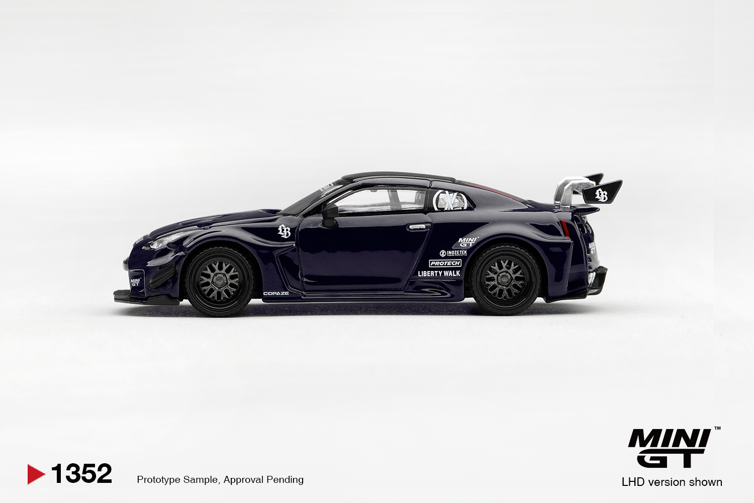 Mini GT 1352 1:64 NISSAN GT-R R35 RR VER.2 INOZETEK EDITION 2025
