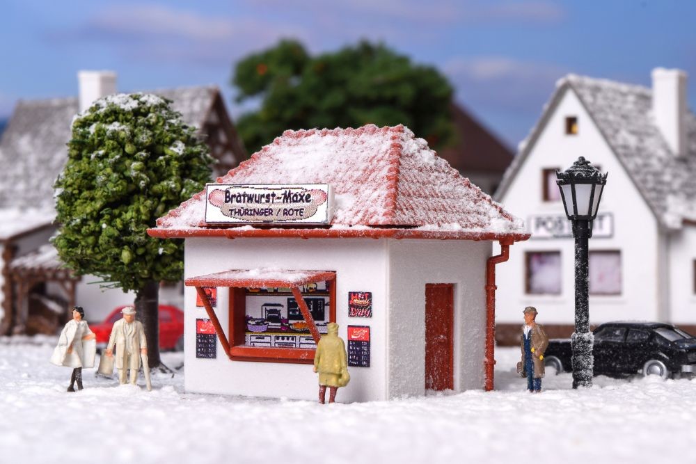 Vollmer 47625 N Kiosk Bratwurst-Maxe mit Kunstschnee