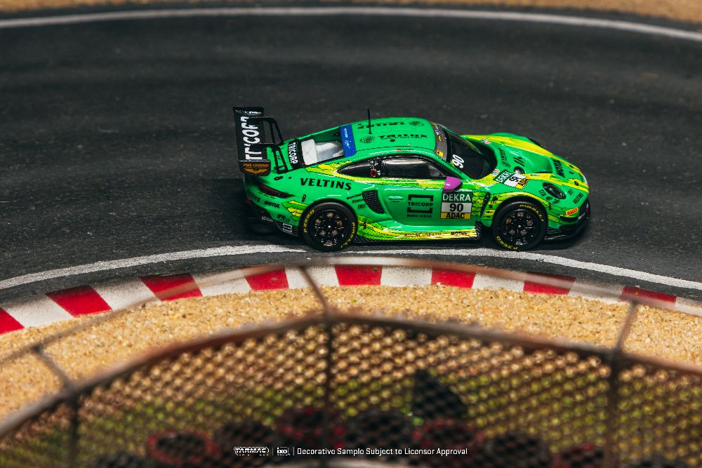 Tarmac Works T64-084-25DTM90 1:64 AYHANCAN GÜVEN DTM CHAMPION 2025