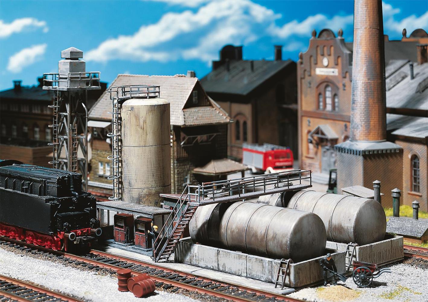 Faller 120157 Öllager mit Dieseltankstelle und Ölkran 1:87 Spur H0