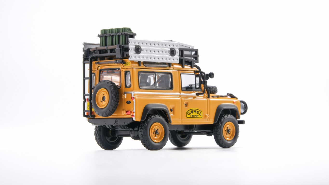 Almost Real 610215001 LAND ROVER DEFENDER 90 - "CAMEL TROPHY" 1:64