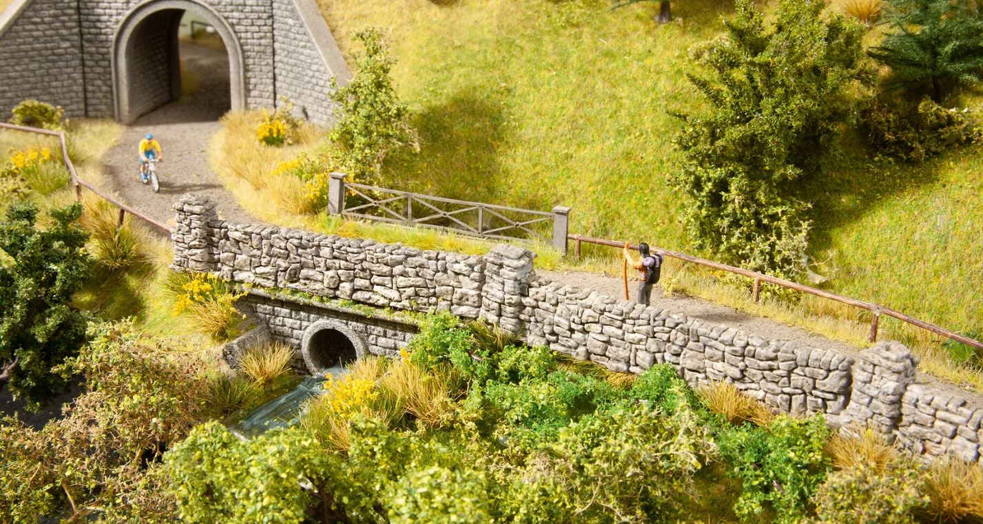 Noch 13170 Bruchsteinmauer 12 Teile Gesamtlänge 72 cm Spur H0