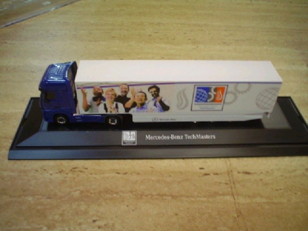 Herpa 903905 Mercedes Benz Actros 11 Koffersattelzug 1:87