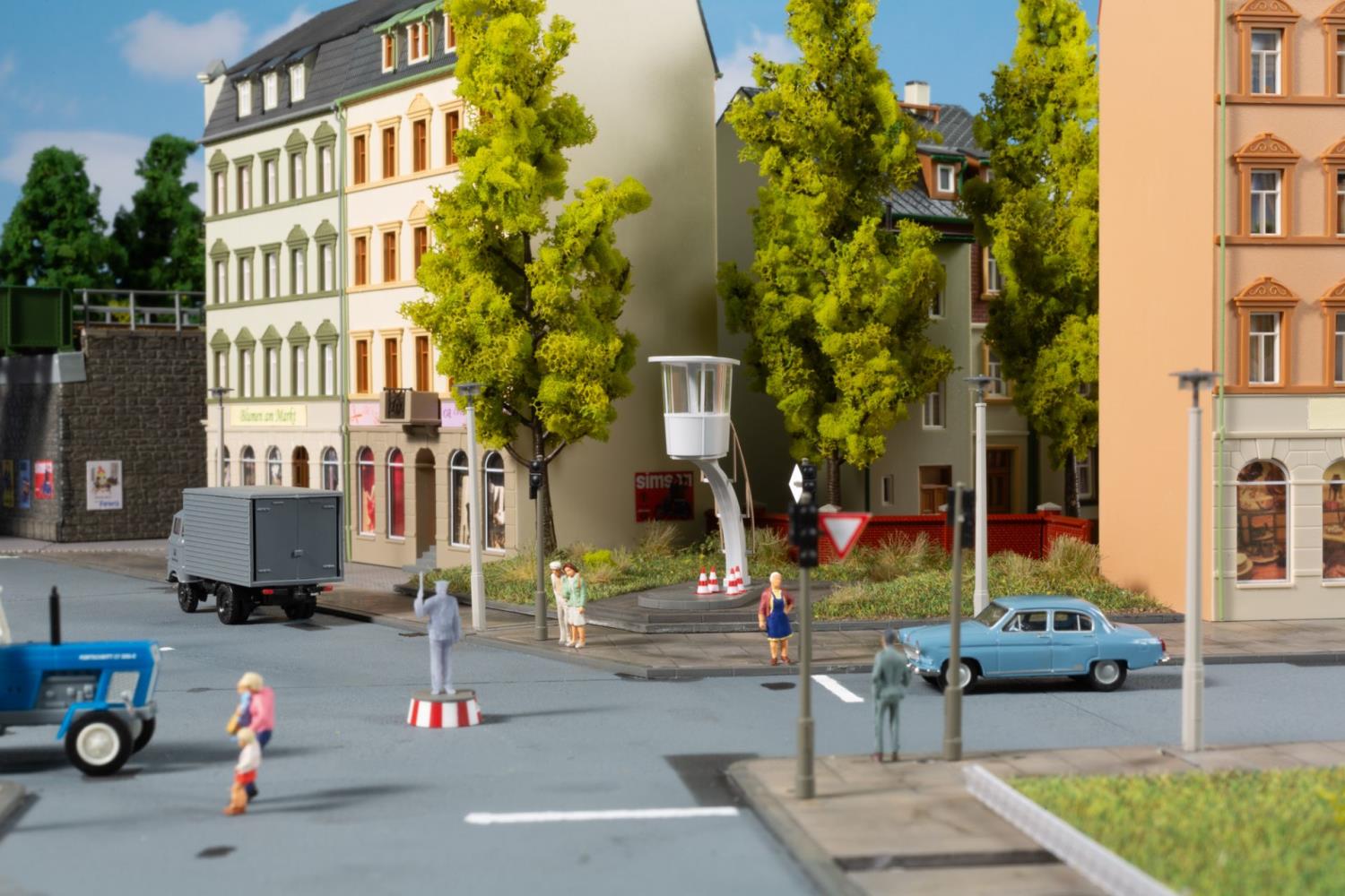 Auhagen 13352 Verkehrskanzel mit Zubehör 1:120 Spur TT Bausatz Neu