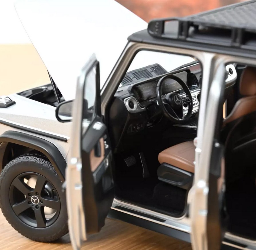 Norev 183030 Mercedes-Benz G-Class 2024 Iridiumsilber 1:18 NEU