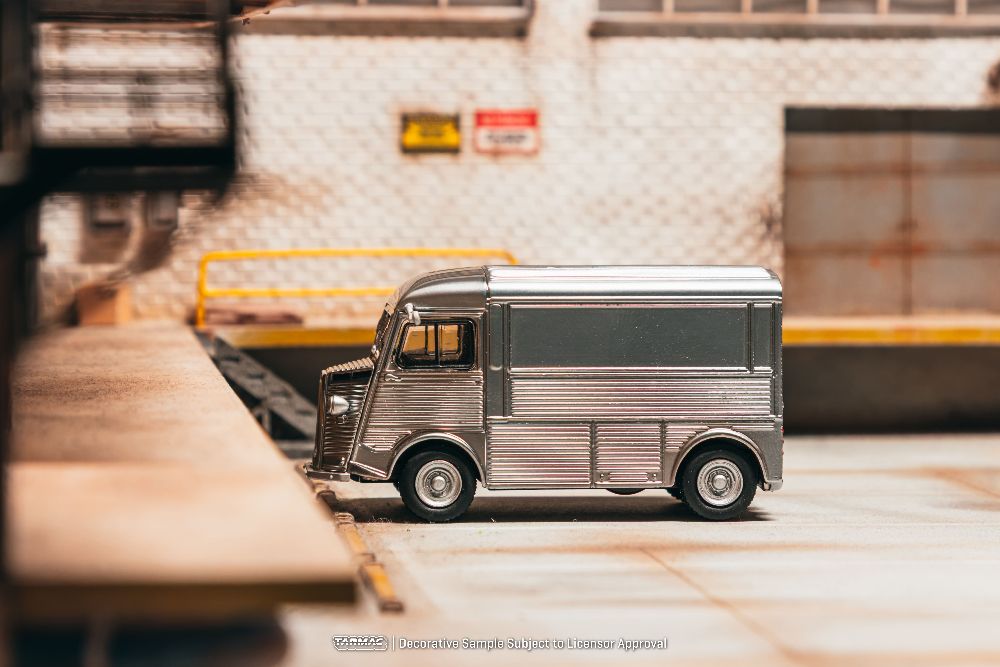 1:64 CITROËN TYPE H GRIS MÉTAL IRISÉ 1969