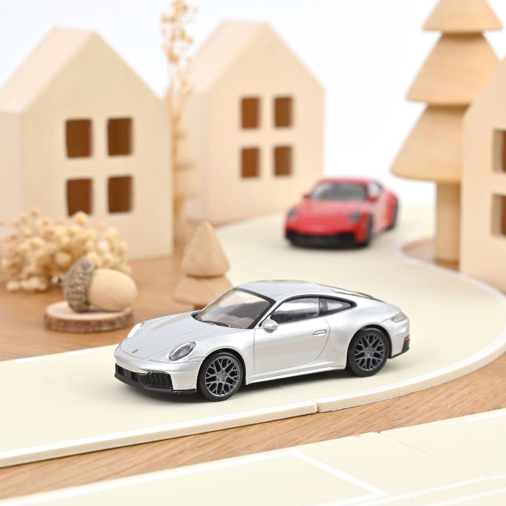Norev 750065 Porsche 911 GTS 2024 Polar Silber metallic Jet-car 1:43