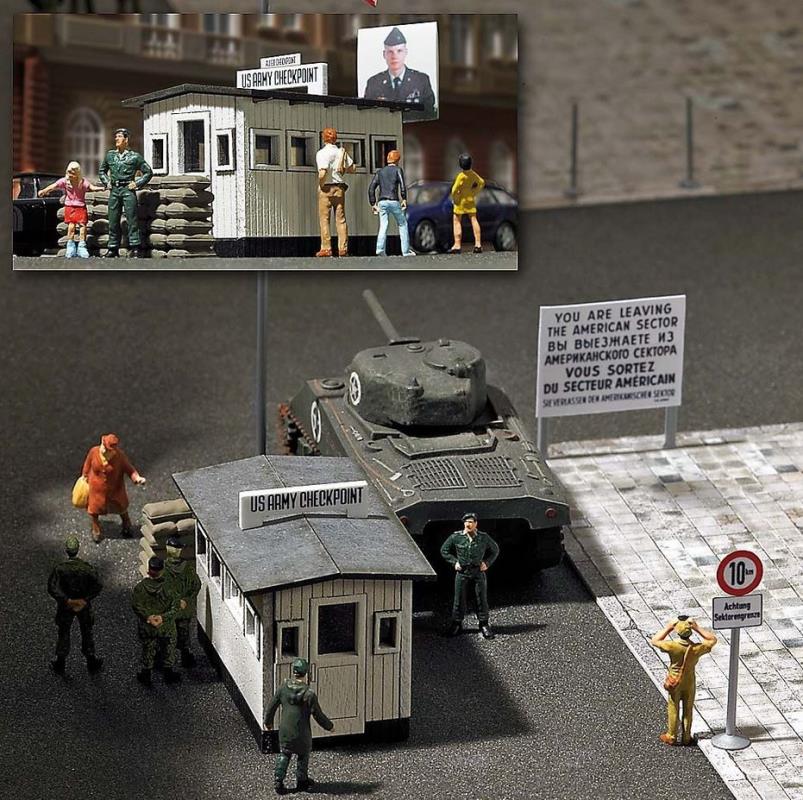 Busch 1490 Checkpoint Charlie