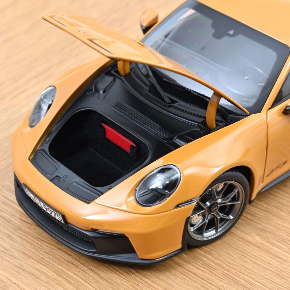 Norev 187387 Porsche 911 GT3 2021 Bahamagelb 1:18 Standmodell