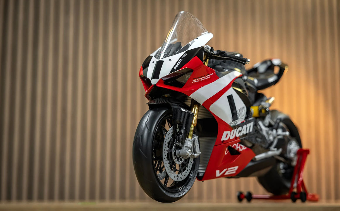 Pocher HK124 Ducati Panigale V2 Superquadro Final Edition 1:4 Bausatz