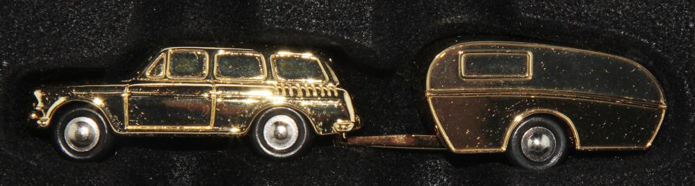 Schuco Weihnachten 2007 PKW VW 1500 Variant mit Wohnanhänger - 1:90