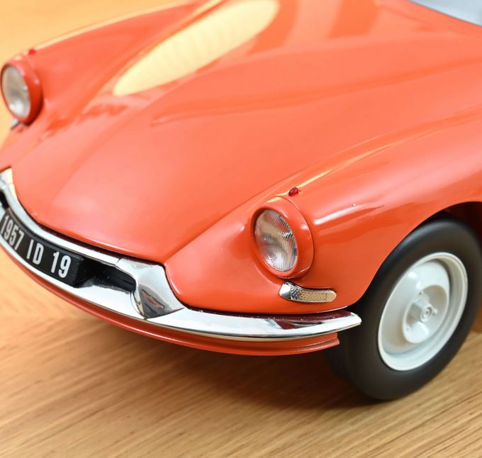 Norev 121580 Citroën DS 19 1955 Capucine Orange und Beige 1:12