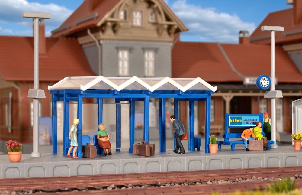 Kibri 38108 H0 Deko-Set Rund um den Bahnhof