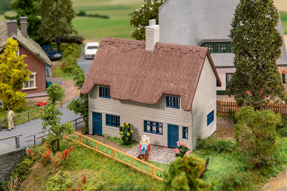 Faller 131322 Wohnhaus mit Strohdach 1:87 Spur H0 Bausatz NEU